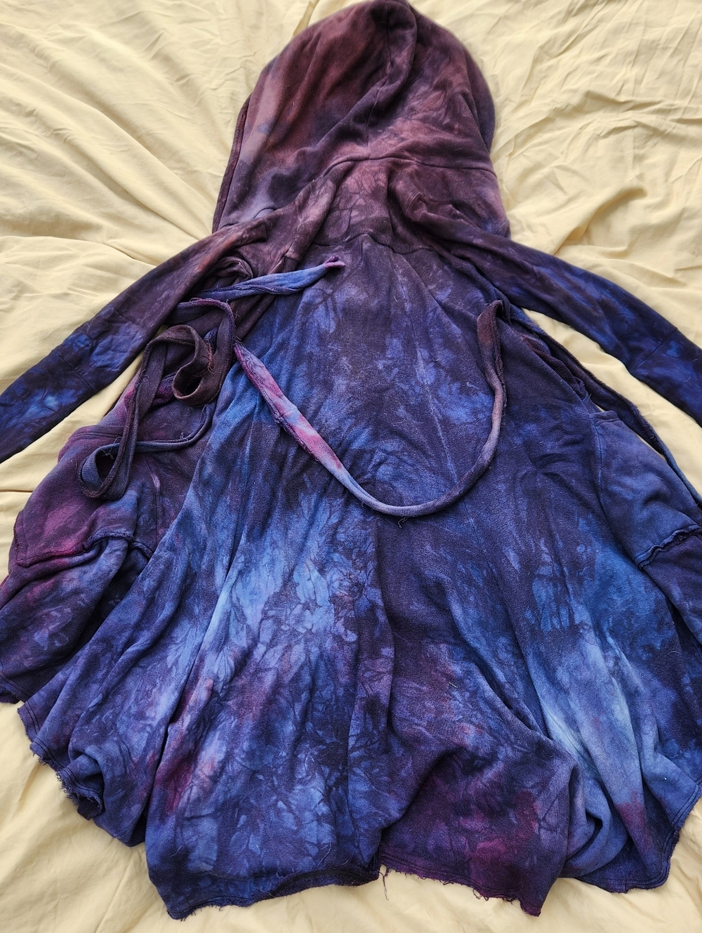 Stunning Rabbits Path Andromeda Coat - Picture 2 of 3